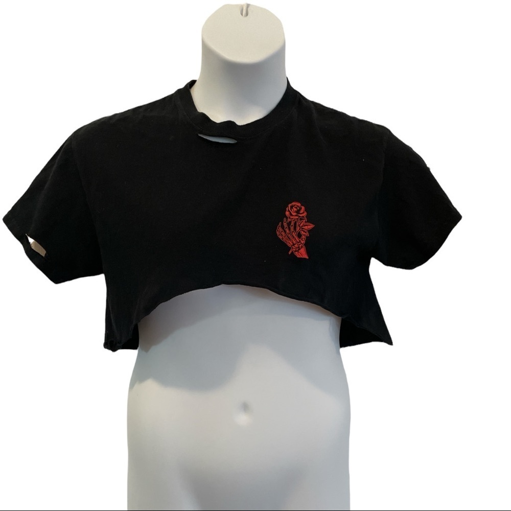 Cropped SCW Los Angeles New York Black T-shirt. Size Medium